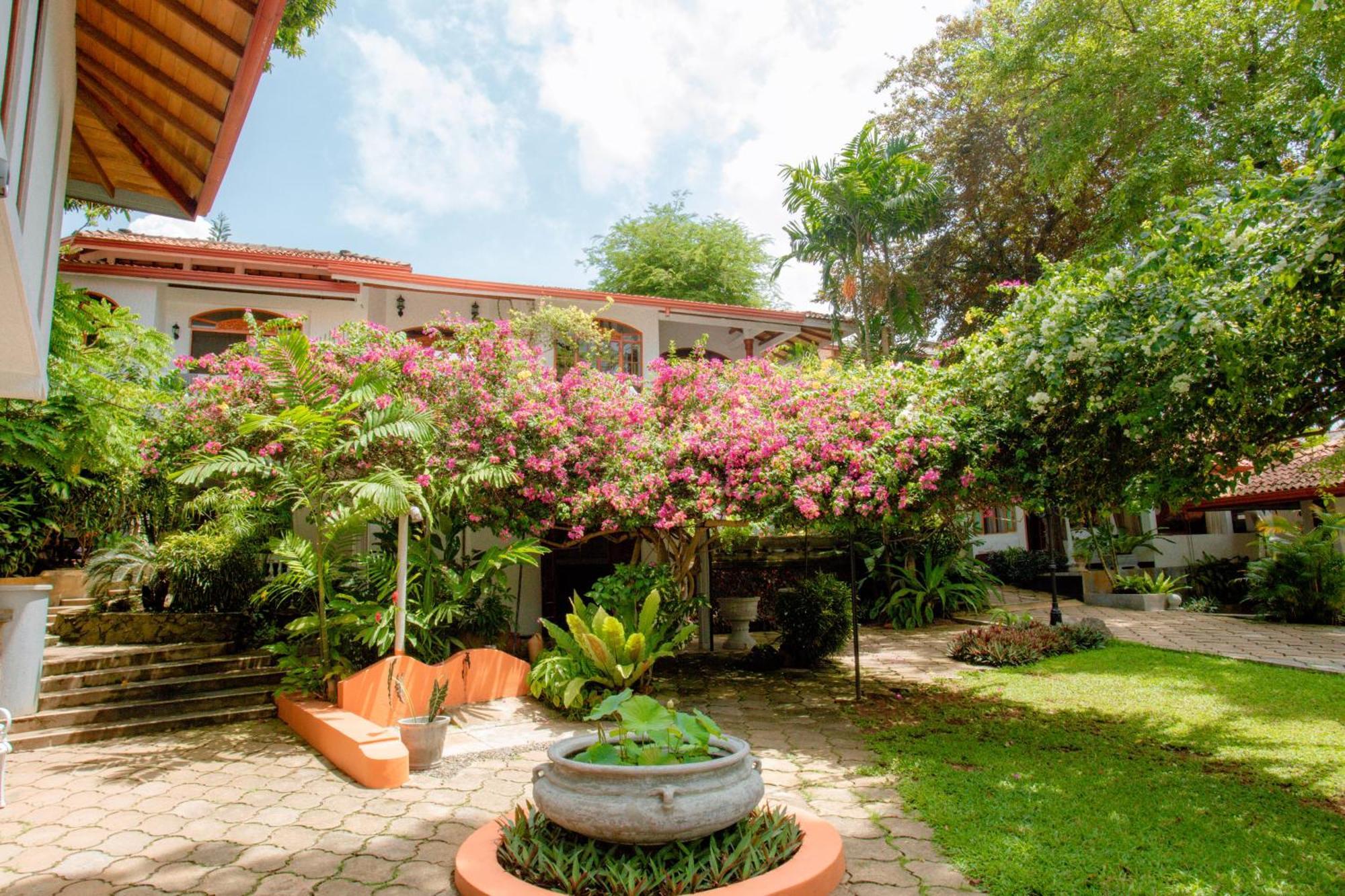 Ayubowan Swiss Lanka Bungalow Resort Bentota Exterior photo
