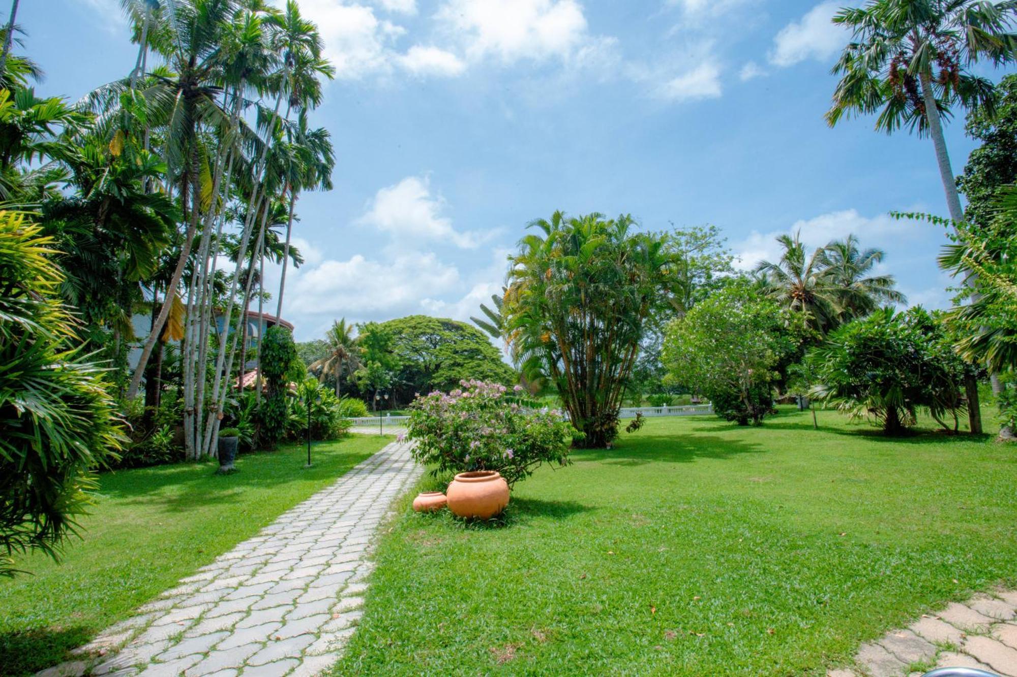 Ayubowan Swiss Lanka Bungalow Resort Bentota Exterior photo